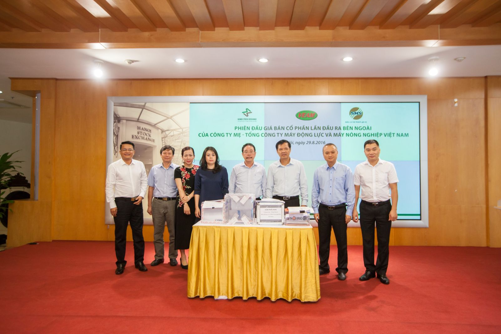 Bán đầu giá cổ phiếu lần đầu ra công chúng VEAM